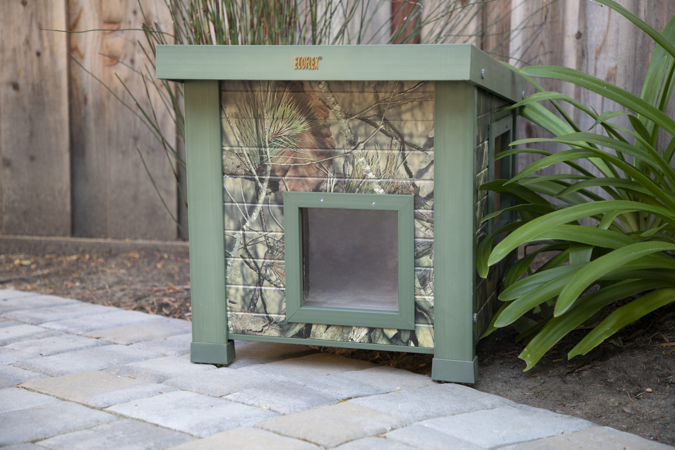 Mossy Oak® Outdoor Cat Shelter